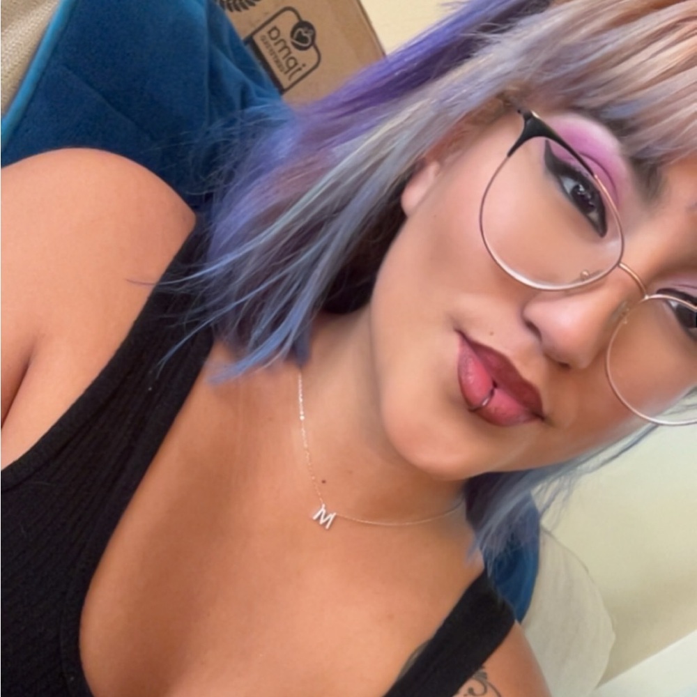 Meet your Posher, Madelline